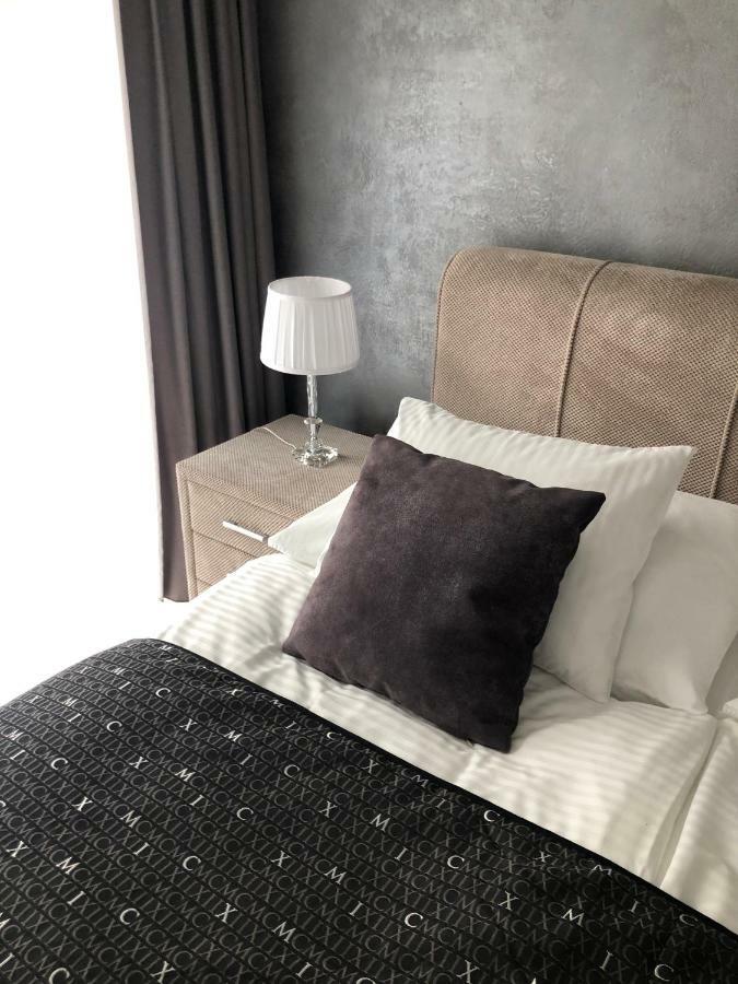 Luxury With Private Garden Lejlighed *